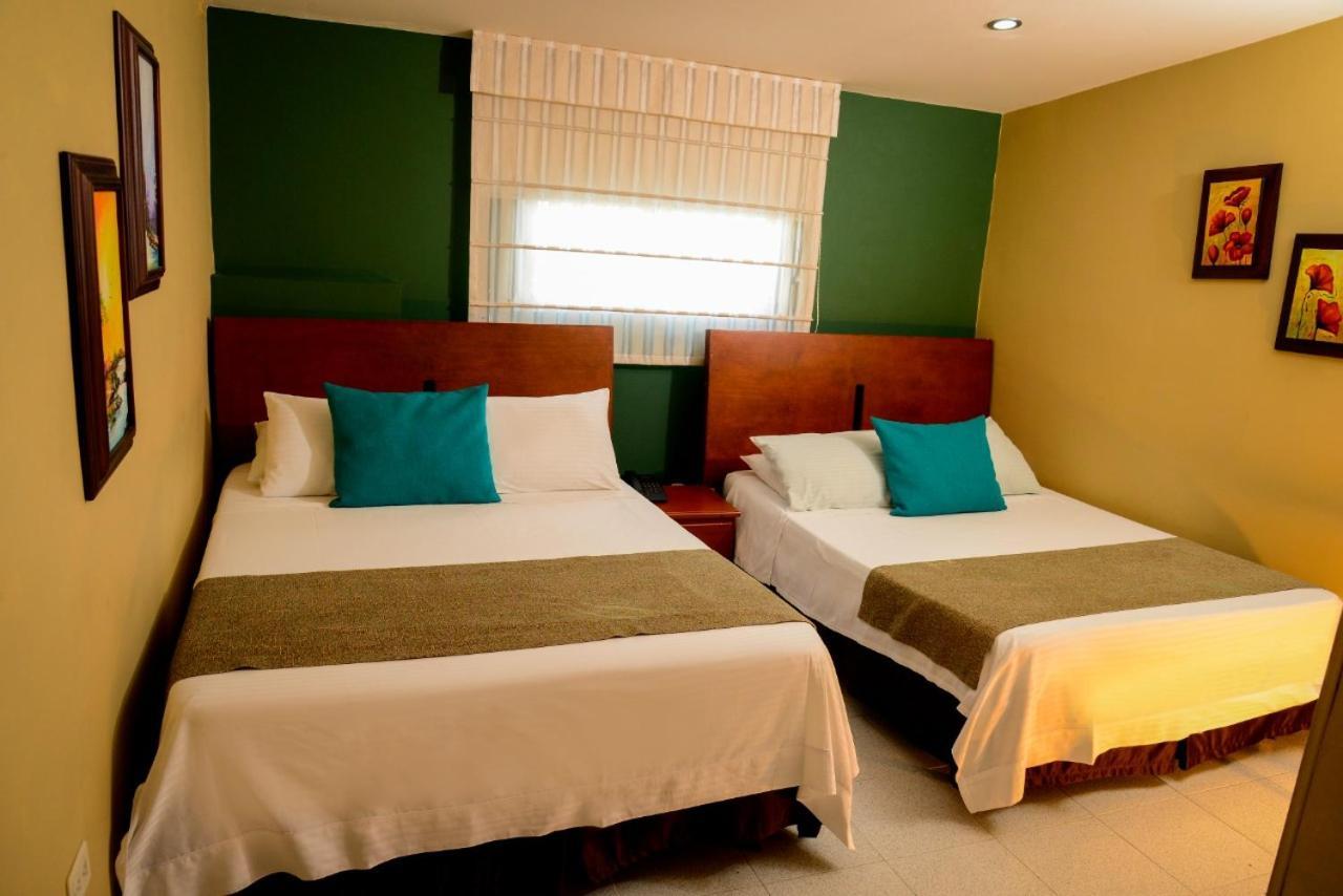 בוקארמנגה Hotel Prado 34 West מראה חיצוני תמונה