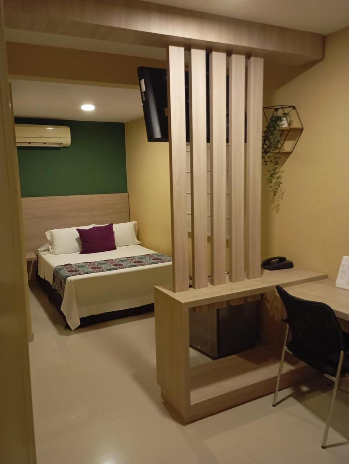 בוקארמנגה Hotel Prado 34 West מראה חיצוני תמונה