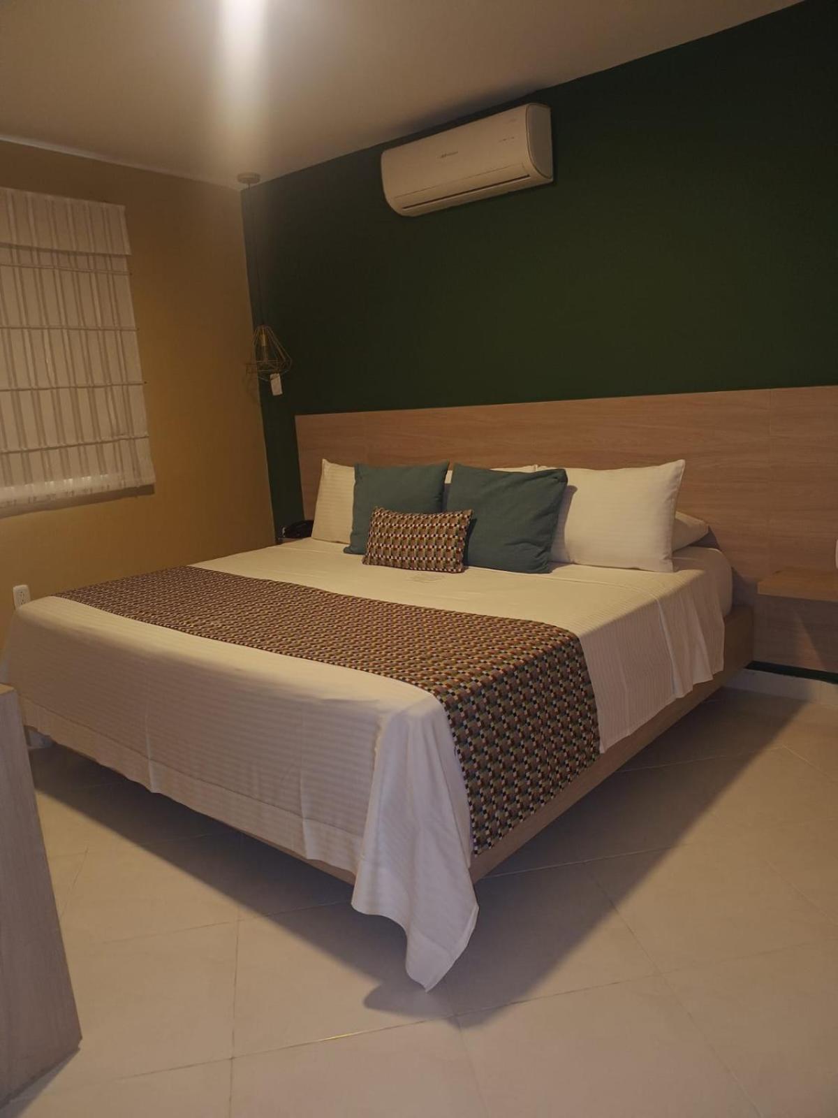 בוקארמנגה Hotel Prado 34 West מראה חיצוני תמונה