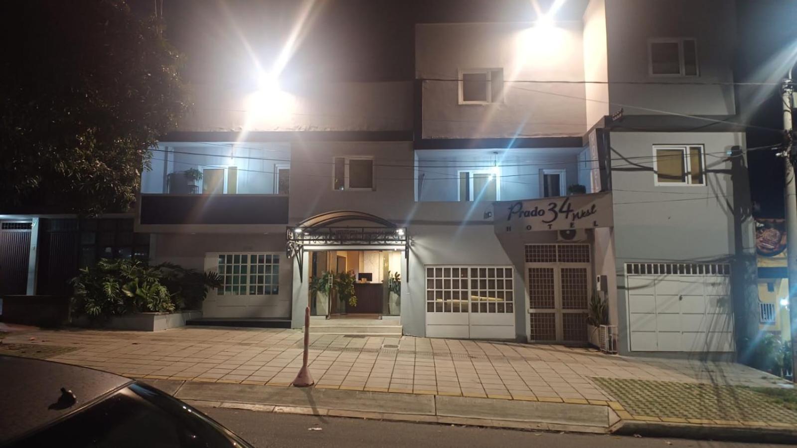 בוקארמנגה Hotel Prado 34 West מראה חיצוני תמונה
