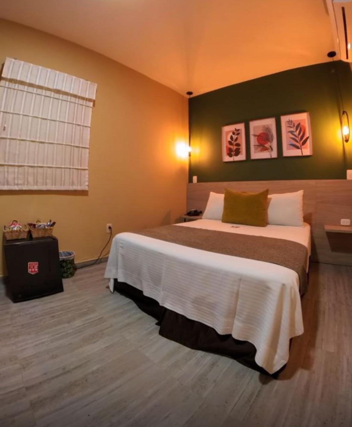 בוקארמנגה Hotel Prado 34 West מראה חיצוני תמונה