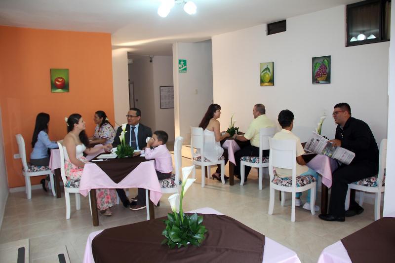 בוקארמנגה Hotel Prado 34 West מראה חיצוני תמונה